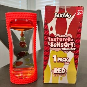 NWT Textured sensory bubbler